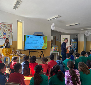 A Lamezia Terme ''L'ape va a scuola'': 355 alunni dell'Istituto comprensivo ''Gatti Manzoni Augruso'' alla scoperta della biodiversità e dei mieli di Calabria